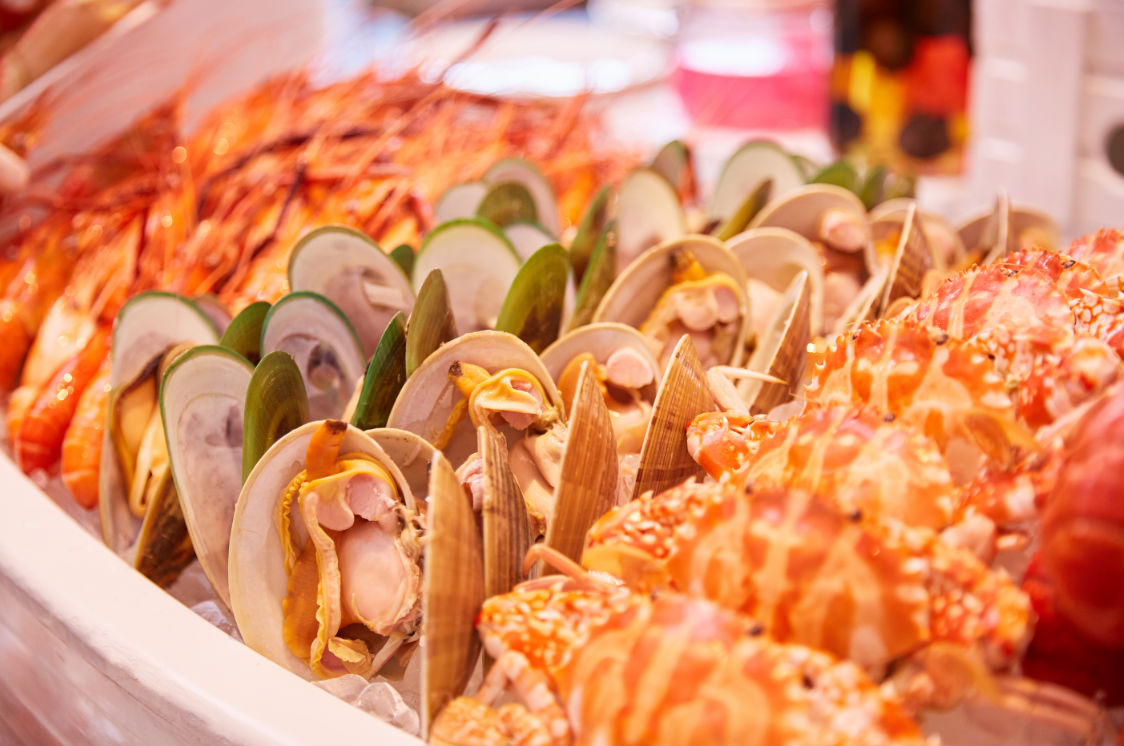 日式现场灼烧牛肉 2,深海整条金枪鱼开鱼秀 3,多款甄选日式主题美食